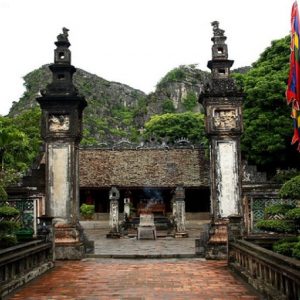 Hoa Lu temple